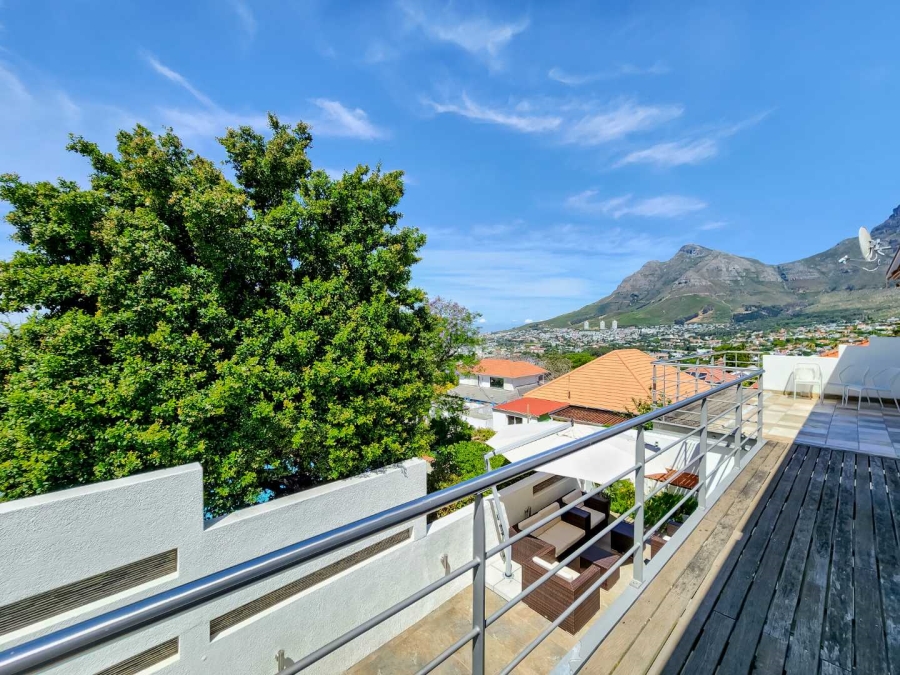 To Let 4 Bedroom Property for Rent in Tamboerskloof Western Cape